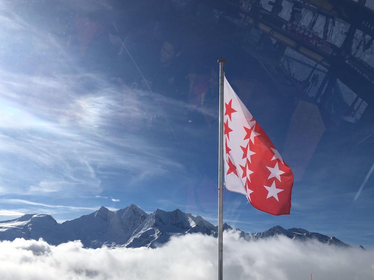 萨斯格伦德阿里菲林旅馆公寓 外观 照片